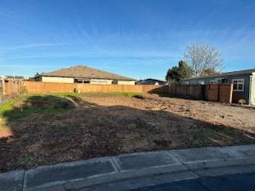 105-555 Freeman Rd, Central Point, OR, 97502-2567 | Card Image