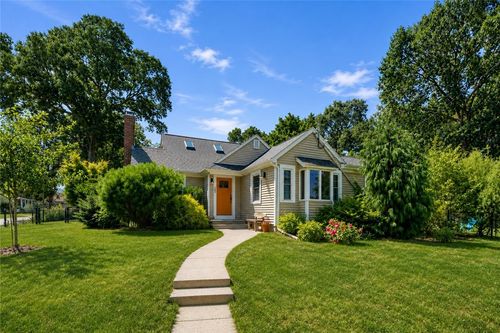 147 Riverside Dr, Riverside, RI, 02915-4839 | Card Image