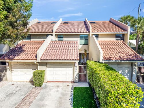 206 Washingtonia Ave, Lauderdale By The Sea, FL, 33308-3622 | Card Image