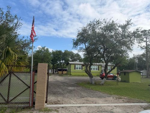 445 Hunting Club Ave, CLEWISTON, FL, 33440-8852 | Card Image