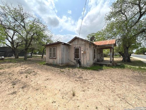 1815 14th St, Hondo, TX, 78861-1211 | Card Image