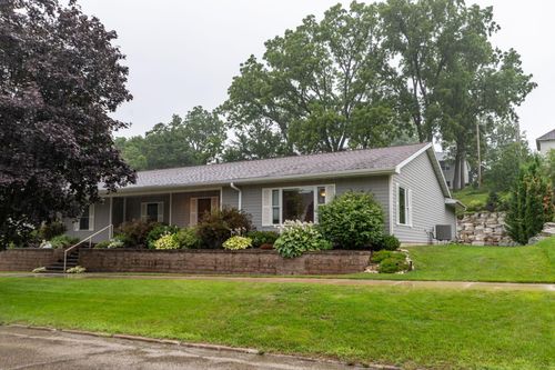 413 Fillmore St W, Preston, MN, 55965-1207 | Card Image