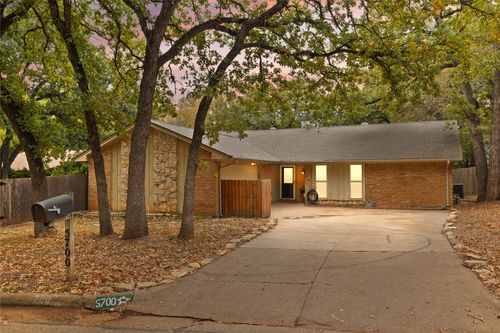 5700 Stage Line Ct, Arlington, TX, 76017-1118 | Card Image