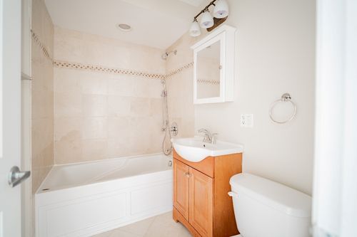 apt-305-515 Sheridan Rd, Evanston, IL, 60202-4783 | Card Image