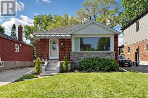 40 Donora Drive, Toronto (Crescent Town), ON, M4B1B5 | Card Image