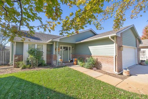 923 Clover Ln, Valley Center, KS, 67147-9216 | Card Image