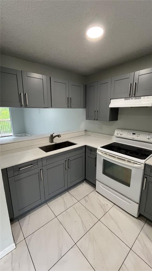 4010-4010 Lakeside Dr, Tamarac, FL, 33319-3354 | Card Image