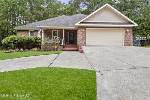 2609 N 15th St, Ocean Springs, MS, 39564-9689 | Card Image