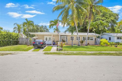 9365 Jamaica Dr, Cutler Bay, FL, 33189-1755 | Card Image