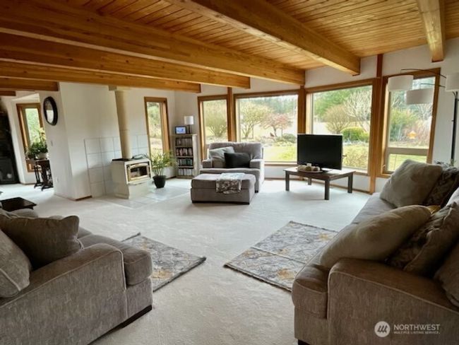 Living Room | Image 15