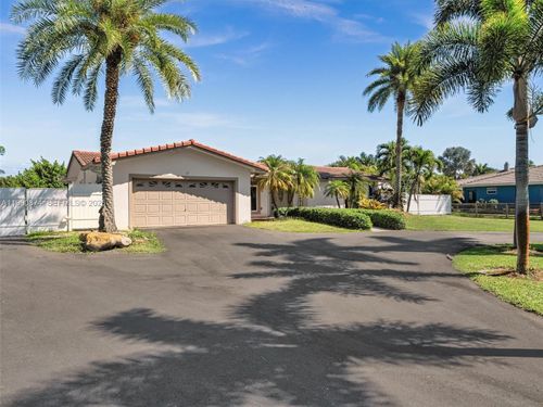 14051 Sw 15th Ct, Davie, FL, 33325-5916 | Card Image
