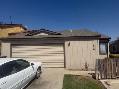 220 E Harold Ct, Visalia, CA, 93291-3068 | Card Image