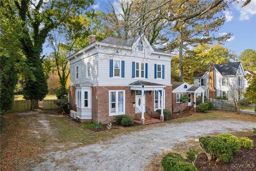 102 Market St, Onancock, VA, 23417-4225 | Card Image