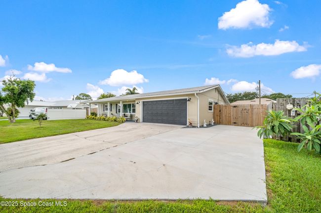 262 Dock Ave, House other with 2 bedrooms, 2 bathrooms and null parking in SEBASTIAN FL | Image 7