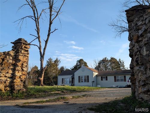 9765 Jones Creek Rd, Dittmer, MO, 63023-2238 | Card Image