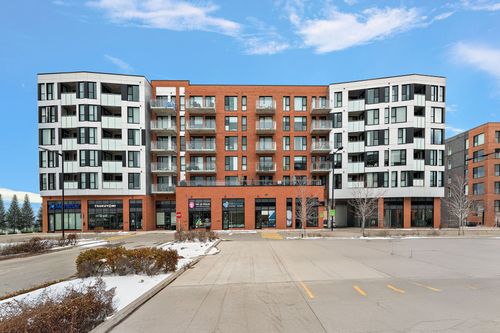 209-5388 Boul Henri-Bourassa O, Montréal, QC, H4R0R5 | Card Image