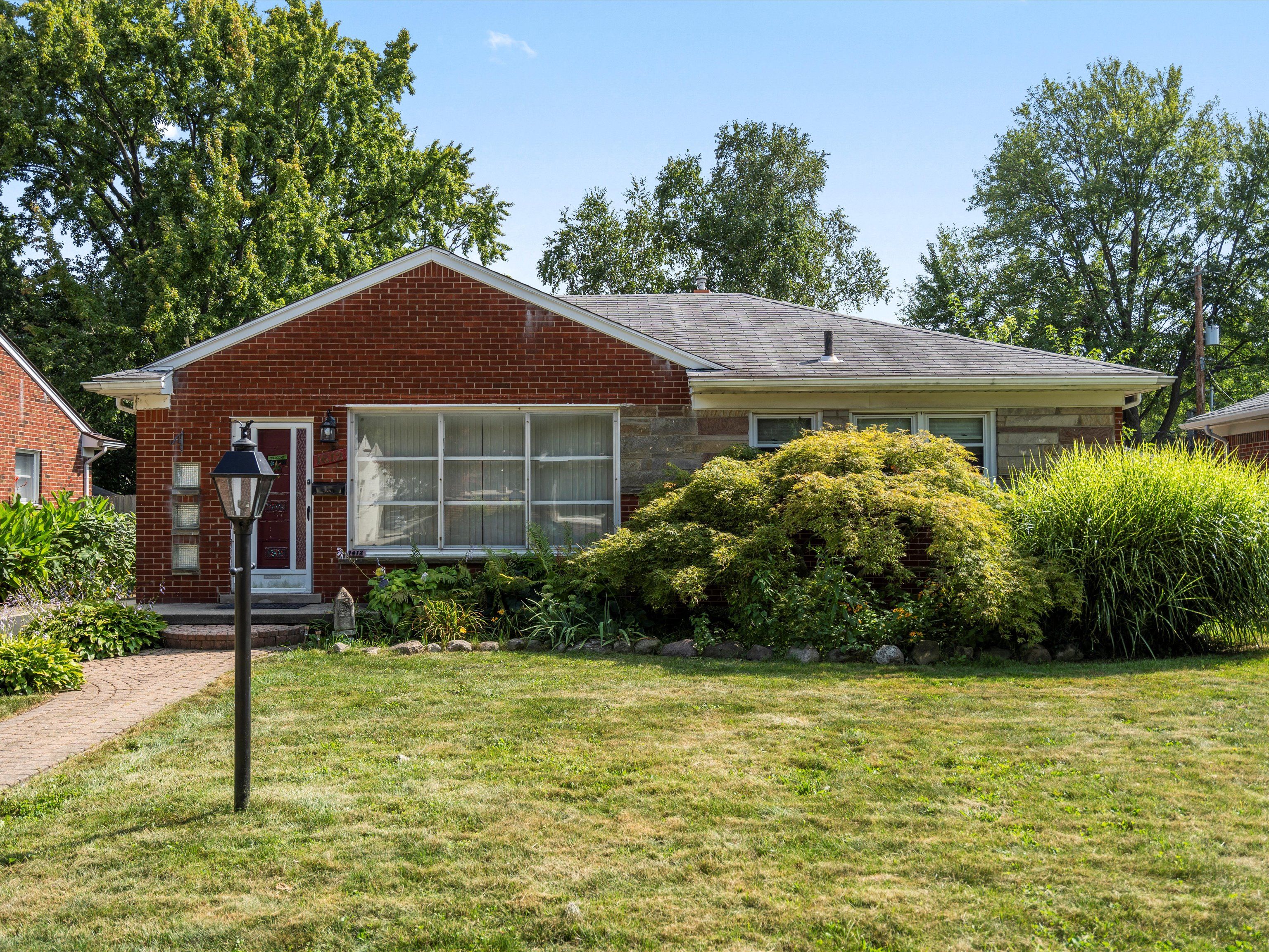 Genesee Dr, Royal Oak, MI 48073