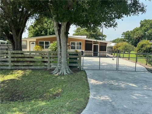 1005 Nw 5th St, Okeechobee, FL, 34972-2403 | Card Image