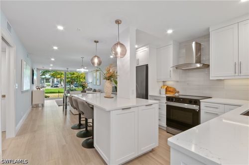 j658-658 Broad Avenue S, NAPLES, FL, 34102 | Card Image