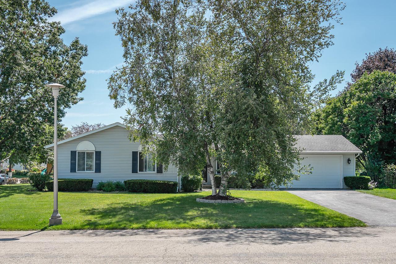 Eilbes Ave, Beaver Dam, WI 53916