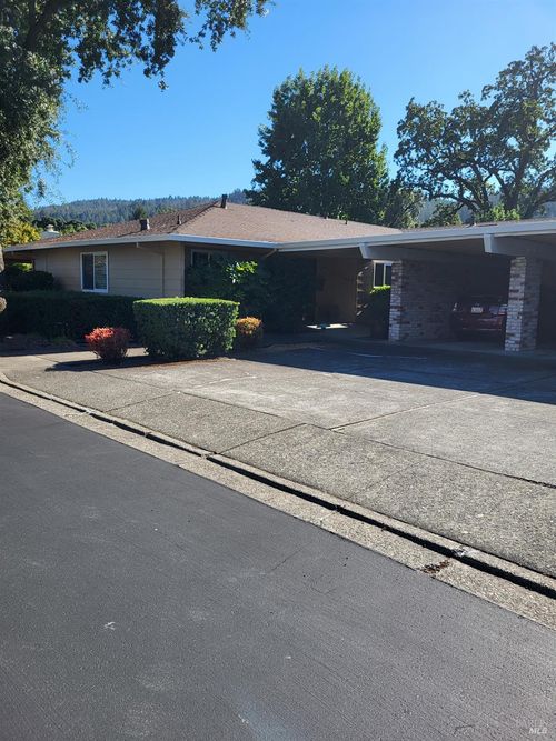 404 Meadowgreen Dr, Santa Rosa, CA, 95409-5806 | Card Image