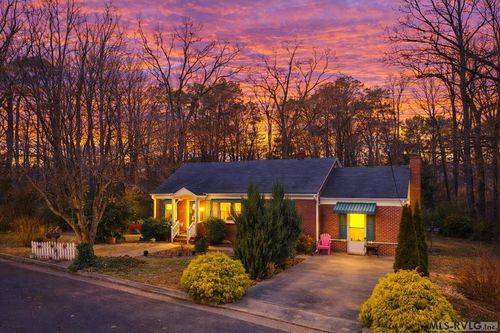 606 Northington St, South Hill, VA, 23970-2722 | Card Image