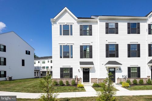 421 Pitch Pine Way, EXTON, PA, 19341-2940 | Card Image