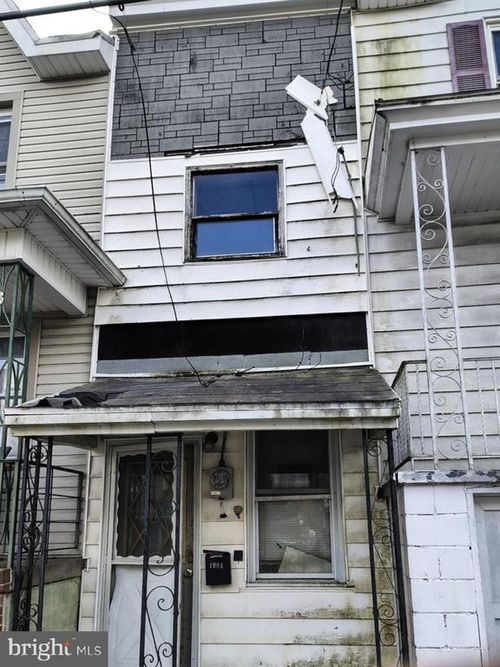 1004 Brock St, Ashland, PA, 17921-1812 | Card Image