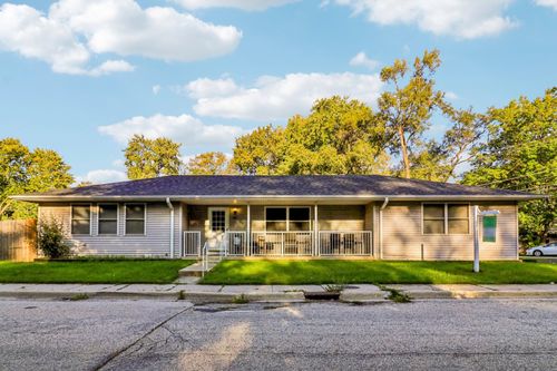 92 Bay Rd, Fox Lake, IL, 60020-1707 | Card Image