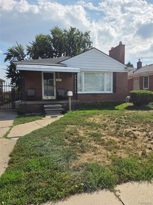 17360 Stricker Ave, Eastpointe, MI, 48021-3104 | Card Image