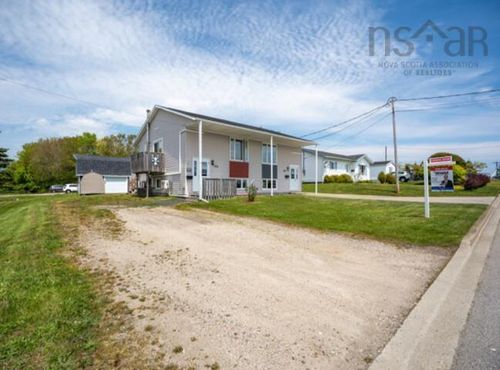 124 Herbert Street, Yarmouth, NS, B5A2S7 | Card Image