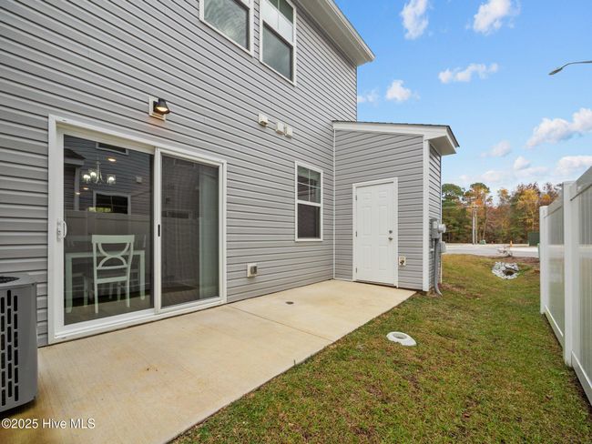 266 Sandy Cove Ln, Townhouse with 3 bedrooms, 4 bathrooms and null parking in Sneads Ferry NC | Image 6