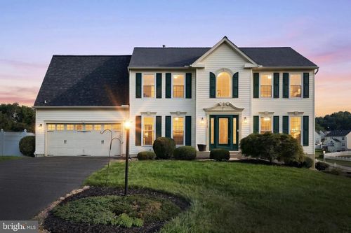 1915 Oak Hills Dr, HANOVER, PA, 17331-8522 | Card Image