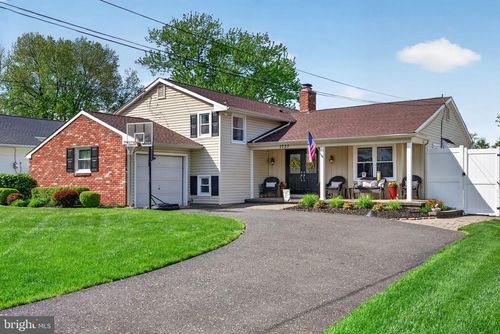 1737 Lark Ln, CHERRY HILL, NJ, 08003-3214 | Card Image