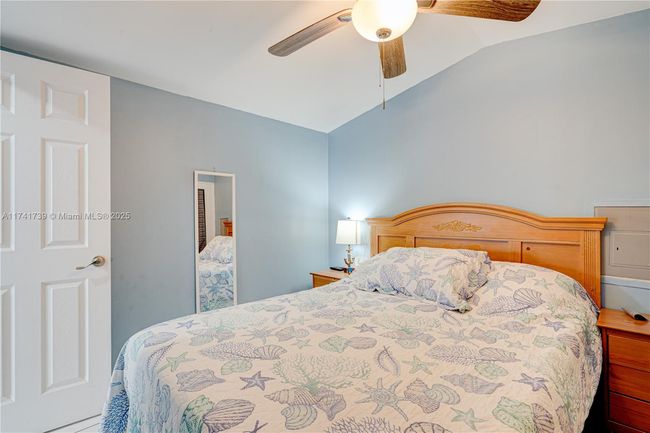 65821 Overseas Hwy, House other with 2 bedrooms, 1 bathrooms and null parking in Long Key FL | Image 18