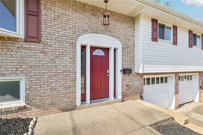 1236 Holy Cross Dr, House other with 3 bedrooms, 2 bathrooms and 2 parking in Monroeville PA | Image 3