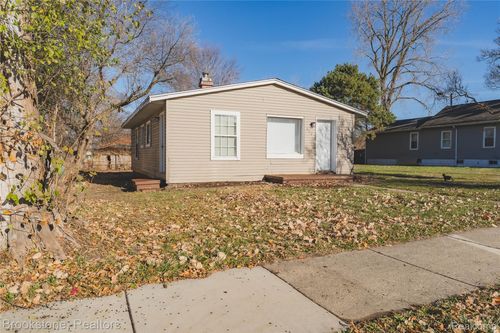 466 Wyoming Ave, Pontiac, MI, 48341-2561 | Card Image