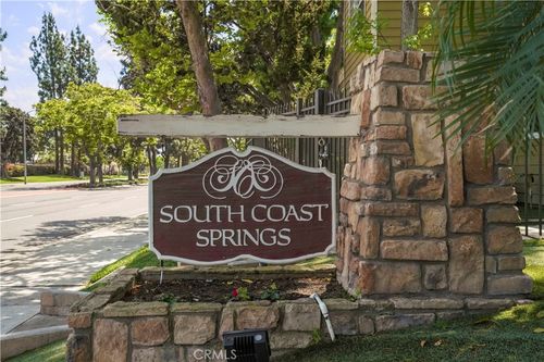 5-3690 S Bear St, Santa Ana, CA, 92704-7286 | Card Image