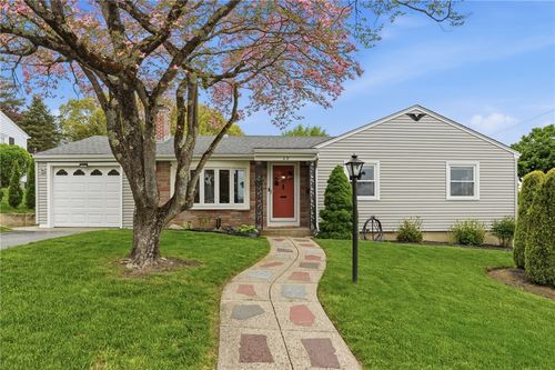 13 Garden Dr, Lincoln, RI, 02865-1505 | Card Image