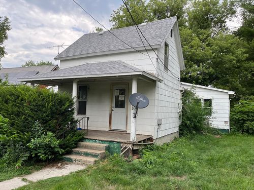 915 W Locust St, Canton, IL, 61520 | Card Image