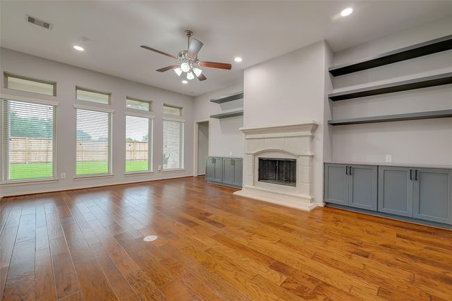 2323 Lost Bridge Ln, House other with 4 bedrooms, 3 bathrooms and 2 parking in Pearland TX | Image 12