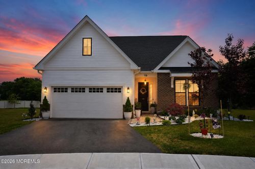 19 Magnolia Dr, Freehold, NJ, 07728-5801 | Card Image