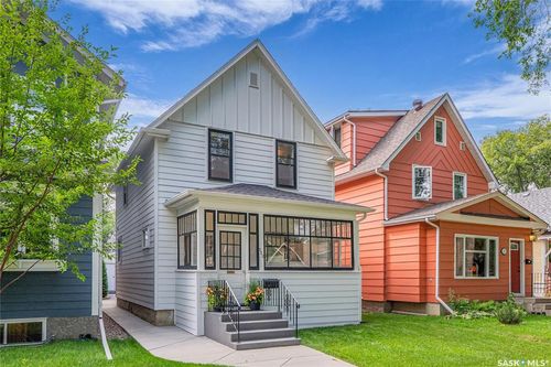 222 7th St E, Saskatoon, SK, S7H0X1 | Card Image