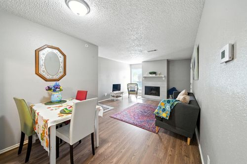apt-7a-2501 Gulf Fwy, Dickinson, TX, 77539-3240 | Card Image