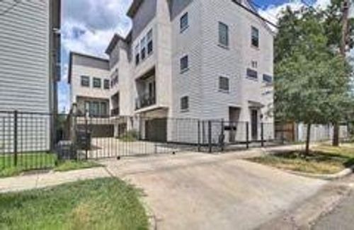 unit-c-2403 Everett St, Houston, TX, 77009-7884 | Card Image