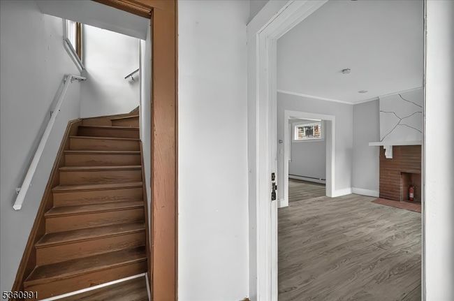 27 Berkeley Pl, Home with 7 bedrooms, 3 bathrooms and null parking in Bloomfield NJ | Image 6