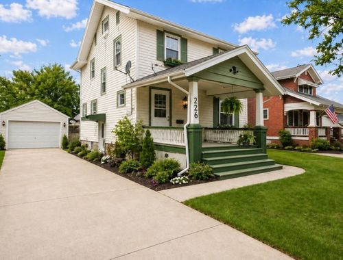 226 Johnson Ave Nw, Cedar Rapids, IA, 52405-4862 | Card Image