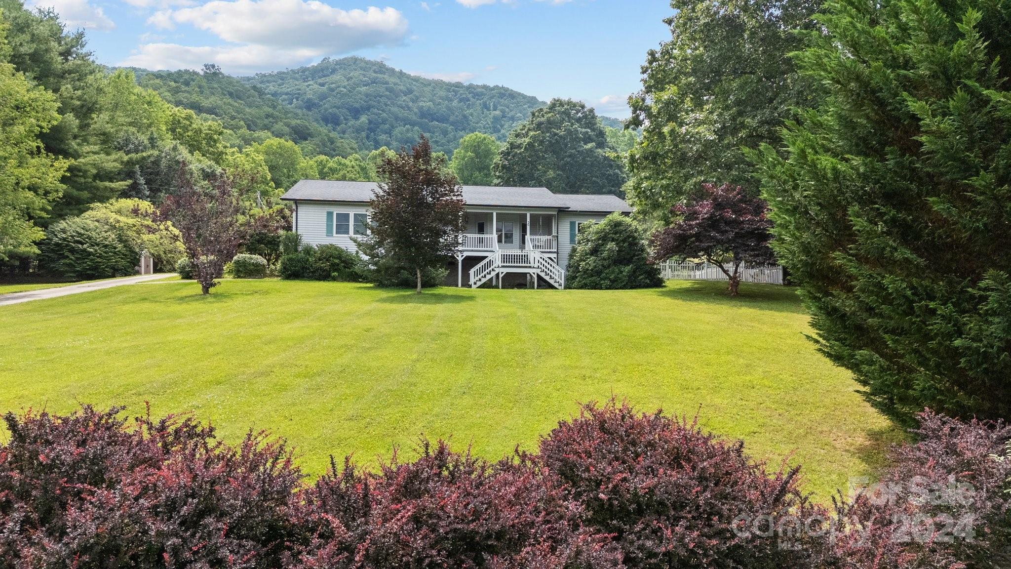 Callie Ln, Waynesville, NC 28785