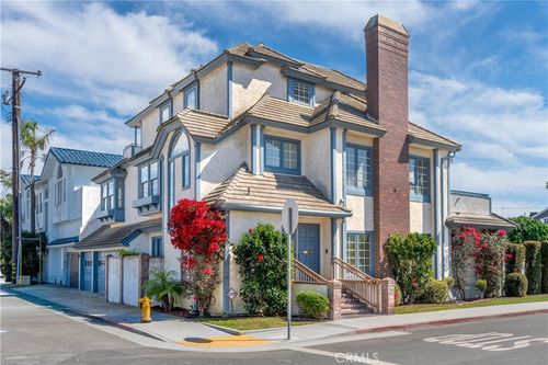 40 E Neapolitan Ln, Long Beach, CA, 90803-4024 | Card Image