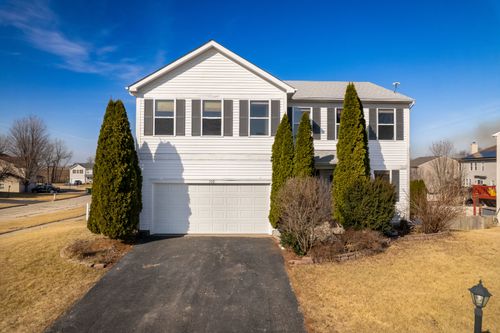 100 Evergreen Dr, KIRKLAND, IL, 60146-8803 | Card Image